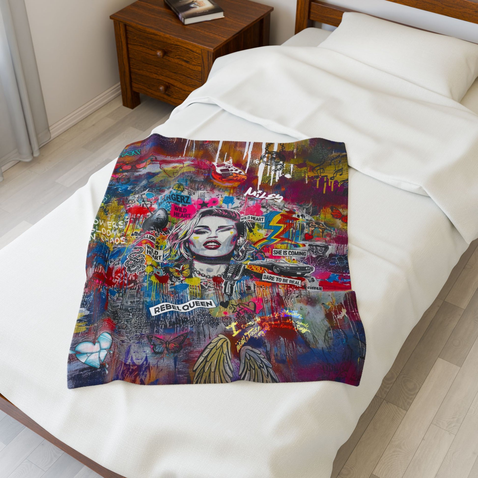 Rebel Queen Velveteen Plush Blanket | Pop Art Graffiti Throw - LucyKay store